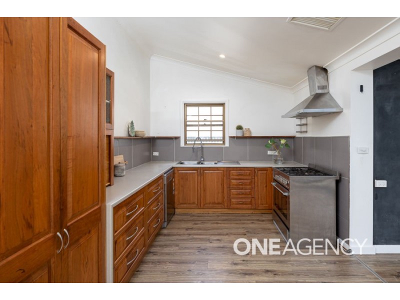 14 NORMAN STREET, Turvey Park NSW 2650