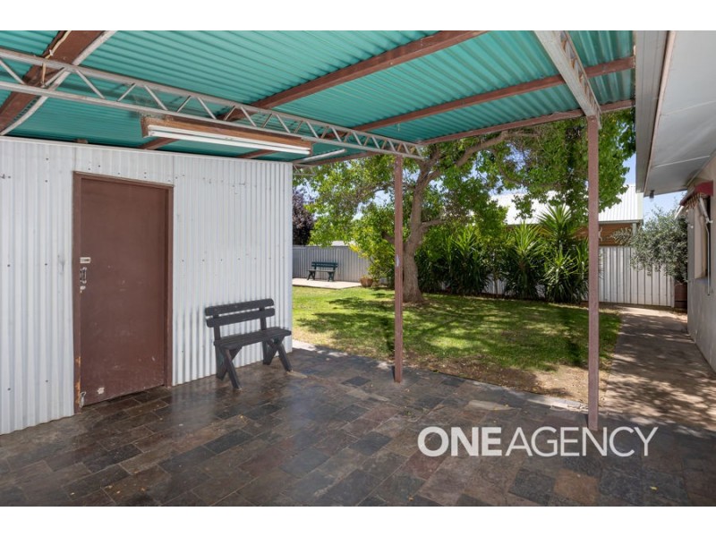 14 NORMAN STREET, Turvey Park NSW 2650