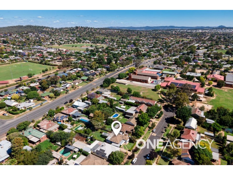 15 TUCKER STREET, Turvey Park NSW 2650