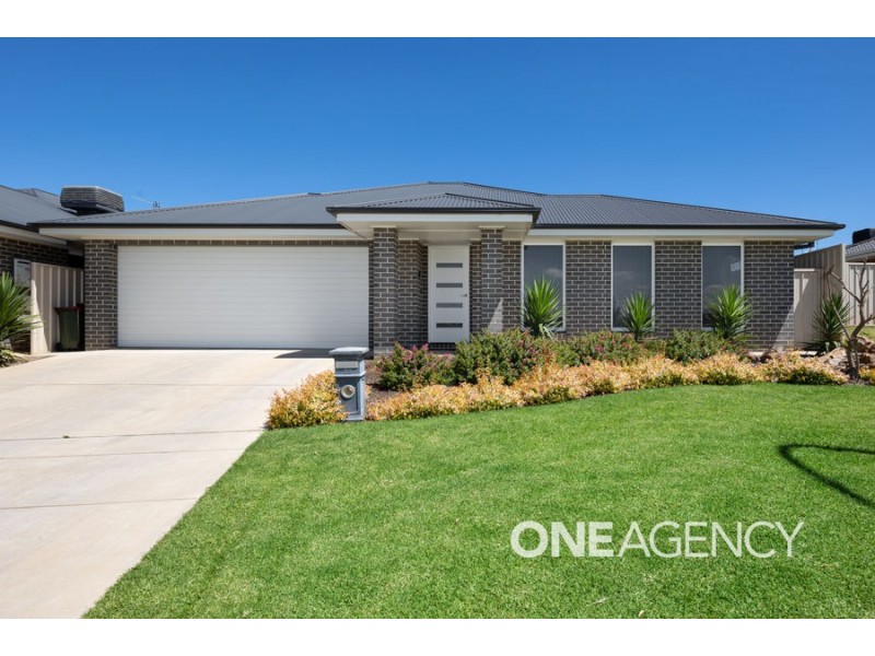 22 ROSS PARKWAY, Gobbagombalin NSW 2650