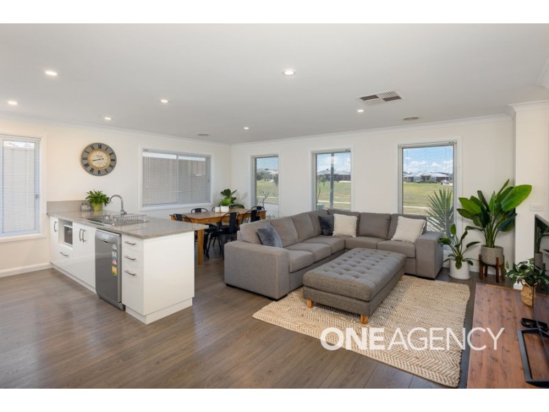 22 ROSS PARKWAY, Gobbagombalin NSW 2650