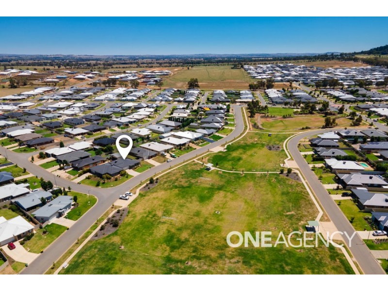 22 ROSS PARKWAY, Gobbagombalin NSW 2650