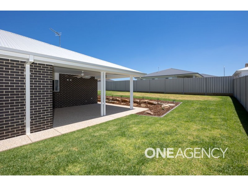 89 JUMBUCK DRIVE, Gobbagombalin NSW 2650