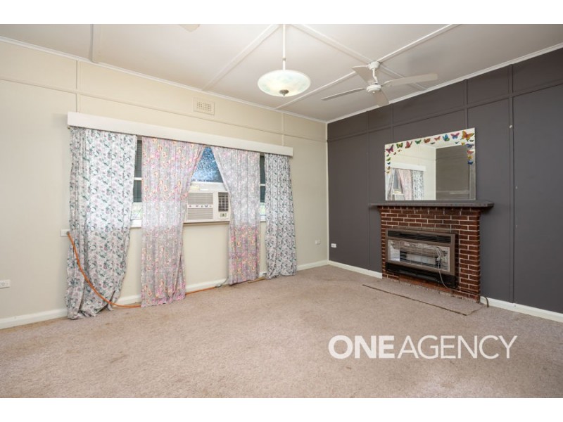 77 BROOKONG STREET, Lockhart NSW 2656