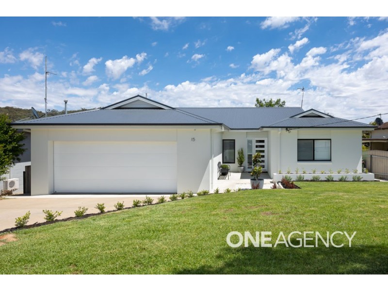 15 BANKS AVENUE, Kooringal NSW 2650