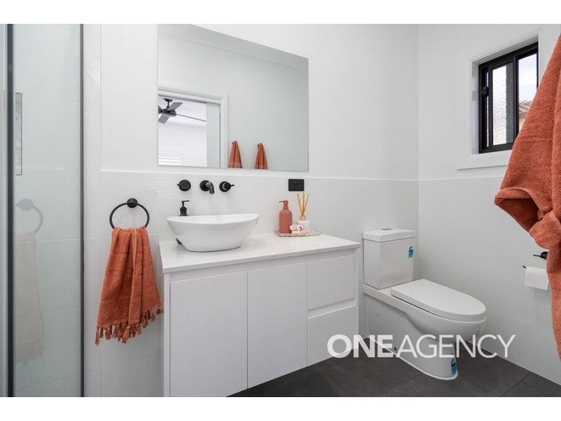 15 BANKS AVENUE, Kooringal NSW 2650