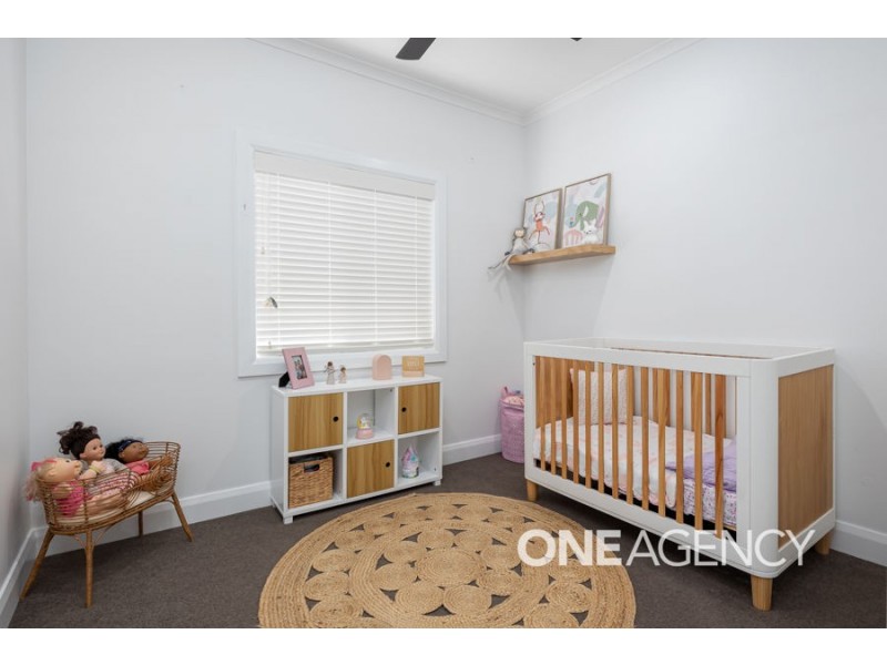15 BANKS AVENUE, Kooringal NSW 2650