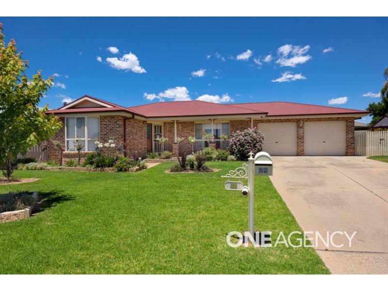 29 WOOMERA PLACE, Glenfield Park NSW 2650