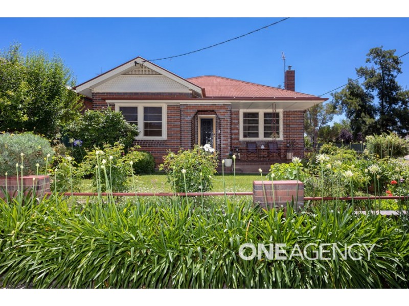 24 TREVOR STREET, Turvey Park NSW 2650