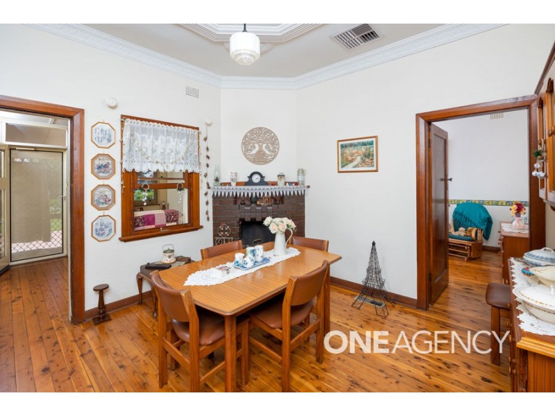 24 TREVOR STREET, Turvey Park NSW 2650