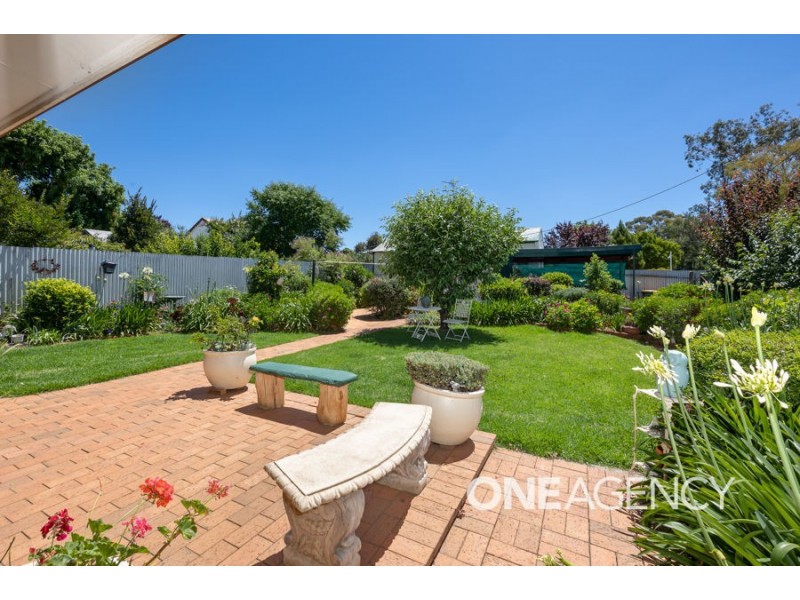 24 TREVOR STREET, Turvey Park NSW 2650