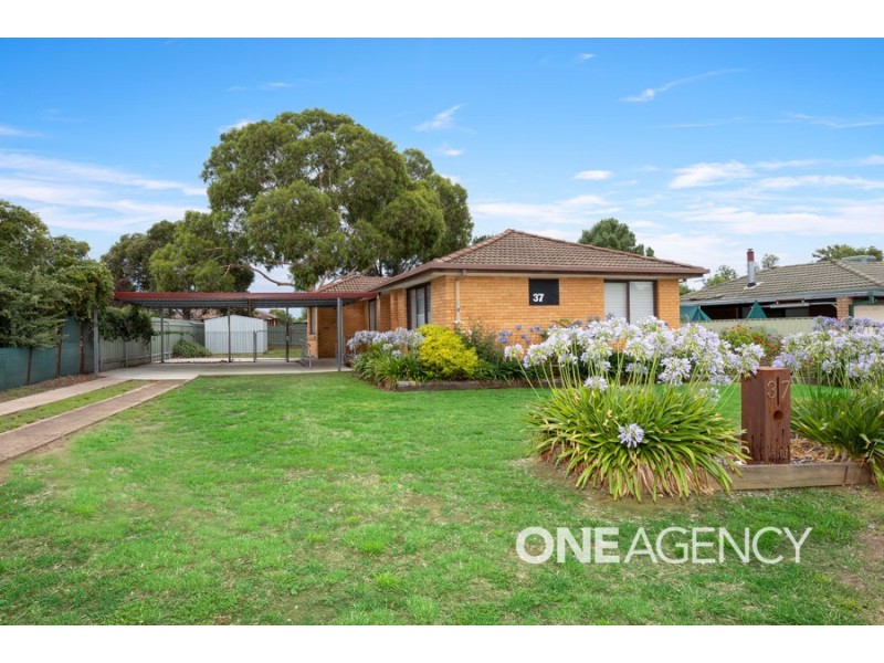37 DUNN AVENUE, Forest Hill NSW 2651