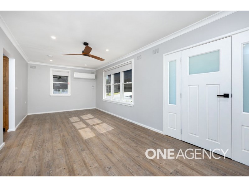 17 SPOONER AVENUE, Mount Austin NSW 2650