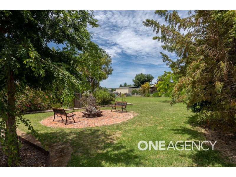5 LILLI PILLI PLACE, Springvale NSW 2650
