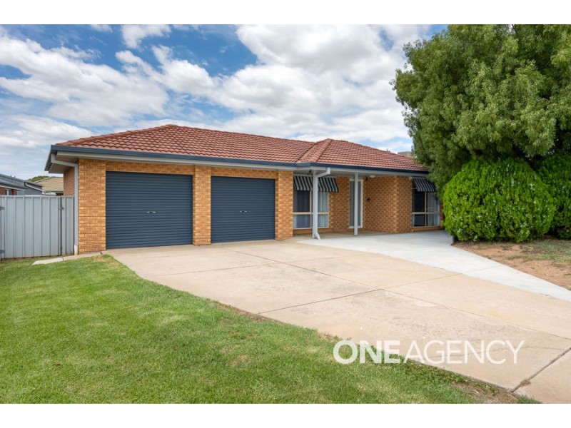 8 KURRAJONG AVENUE, Forest Hill NSW 2651