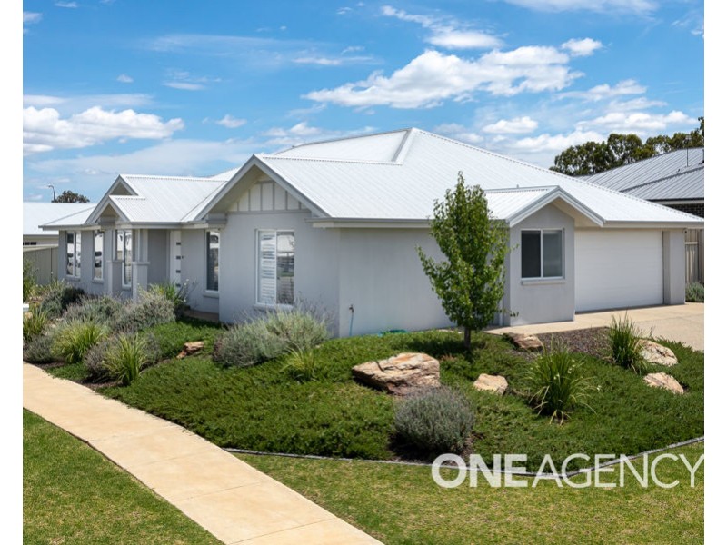 30 COOTAMUNDRA BOULEVARD, Gobbagombalin NSW 2650