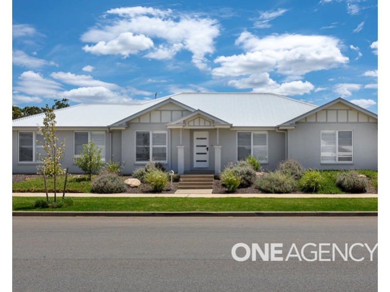 30 COOTAMUNDRA BOULEVARD, Gobbagombalin NSW 2650