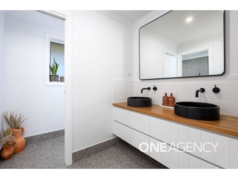 91 BALMORAL CRESCENT, Lake Albert NSW 2650