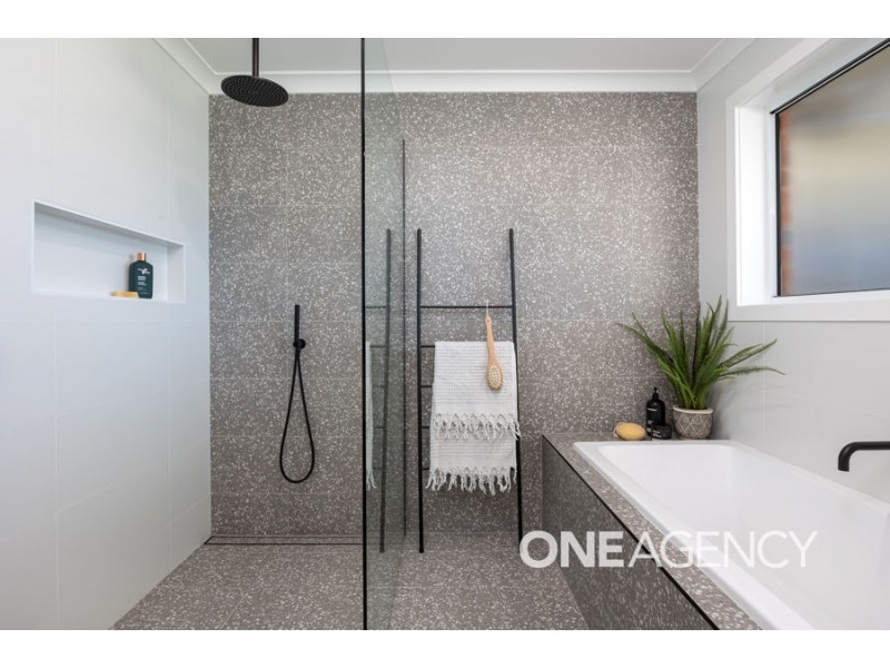 91 BALMORAL CRESCENT, Lake Albert NSW 2650
