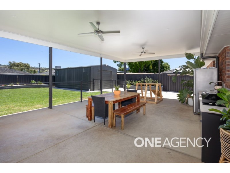 91 BALMORAL CRESCENT, Lake Albert NSW 2650