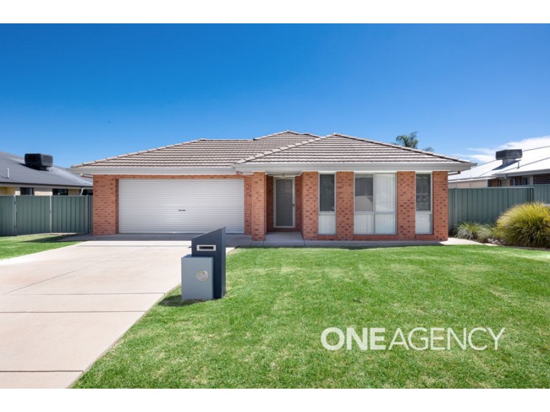 16 QUANDONG PLACE, Forest Hill NSW 2651