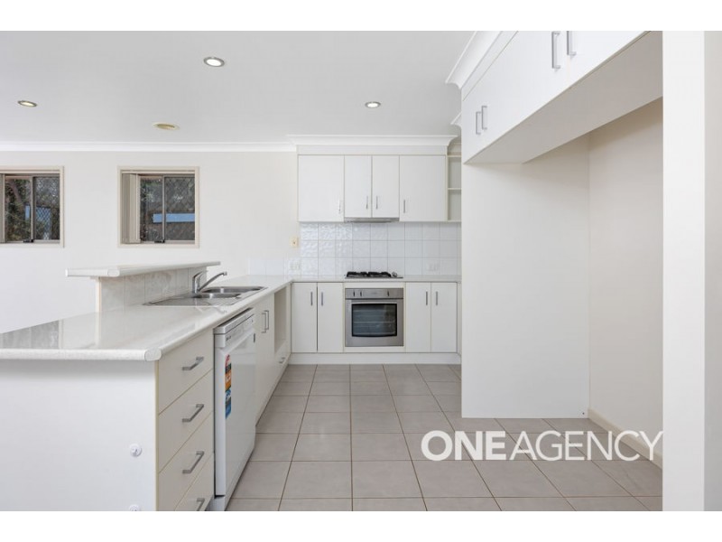 16 QUANDONG PLACE, Forest Hill NSW 2651