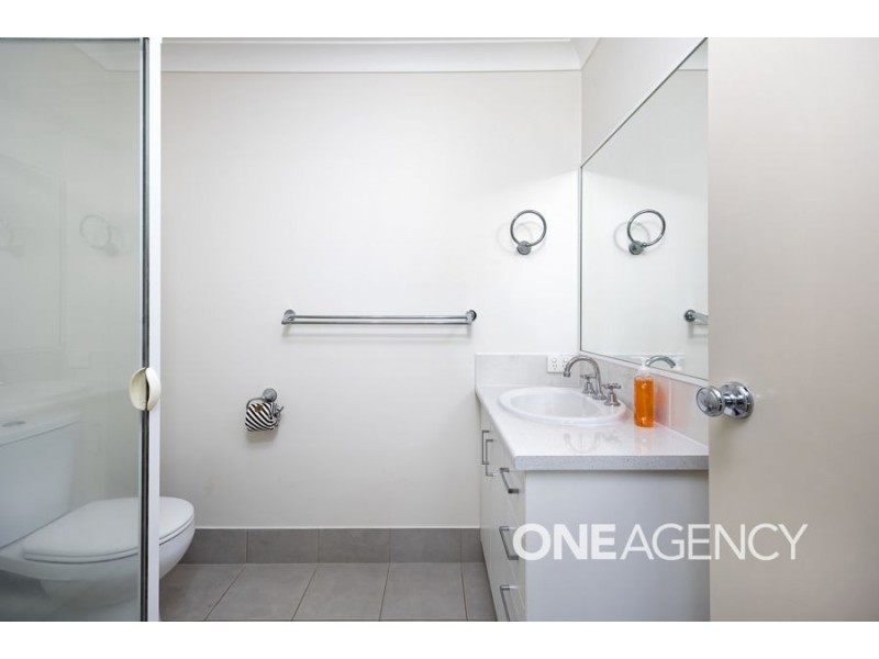 16 QUANDONG PLACE, Forest Hill NSW 2651