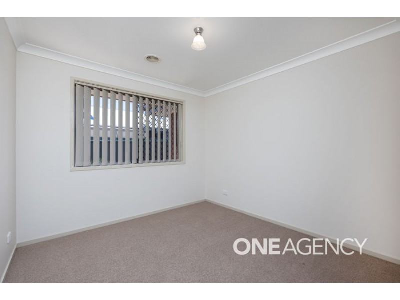 16 QUANDONG PLACE, Forest Hill NSW 2651