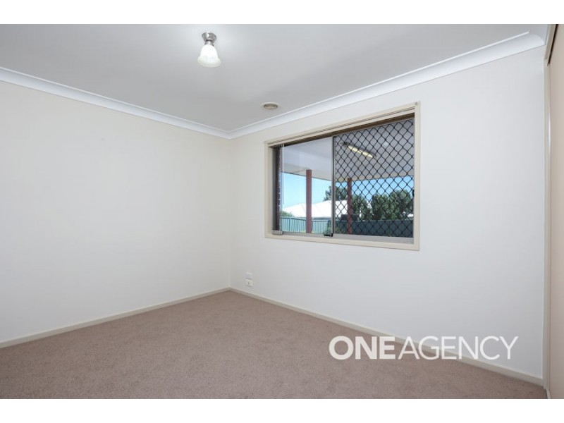 16 QUANDONG PLACE, Forest Hill NSW 2651