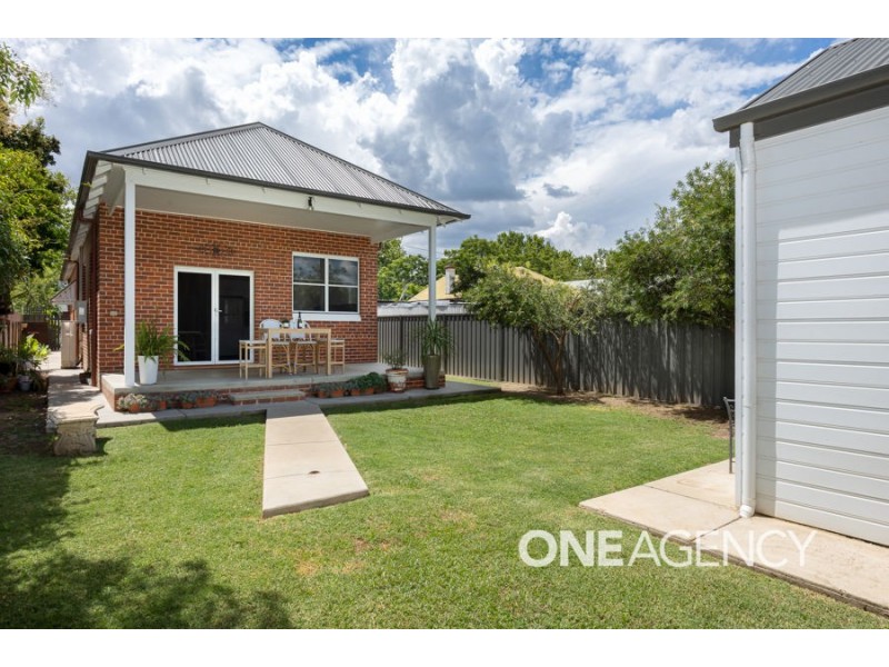 60 CRAMPTON STREET, Wagga Wagga NSW 2650