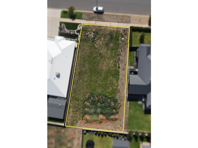 10 BONNER STREET, Lloyd NSW 2650