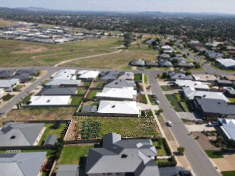 10 BONNER STREET, Lloyd NSW 2650