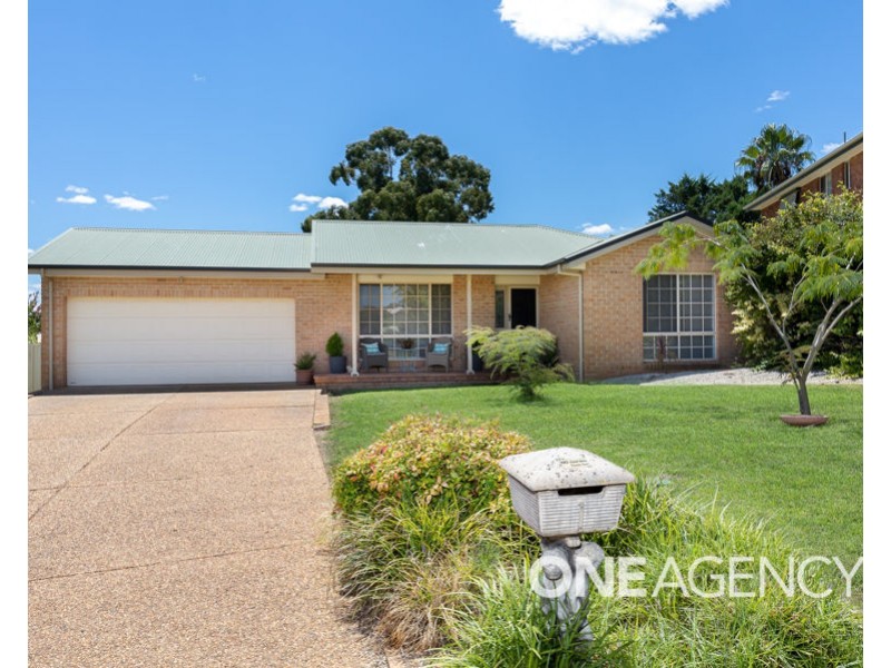 1 ELLWOOD CLOSE, Bourkelands NSW 2650