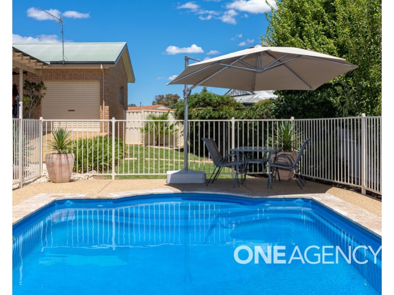 1 ELLWOOD CLOSE, Bourkelands NSW 2650