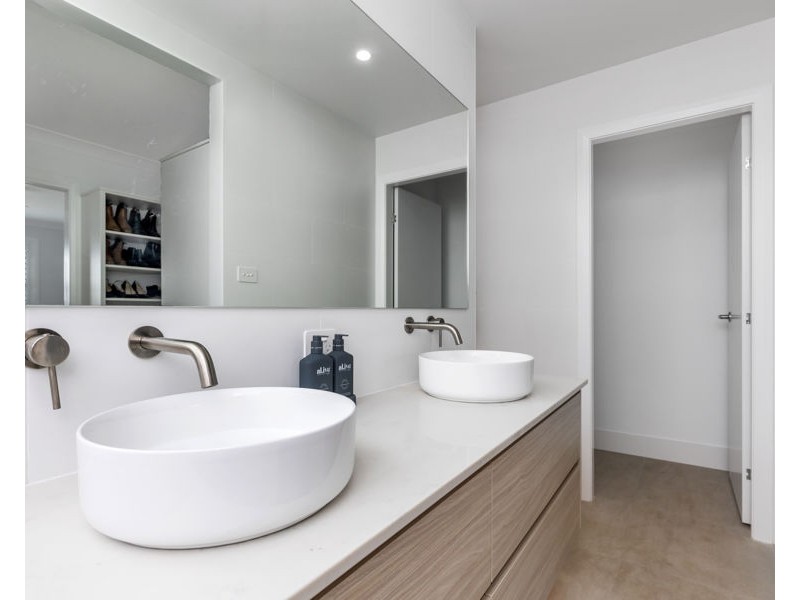 43 JUMBUCK DRIVE, Gobbagombalin NSW 2650