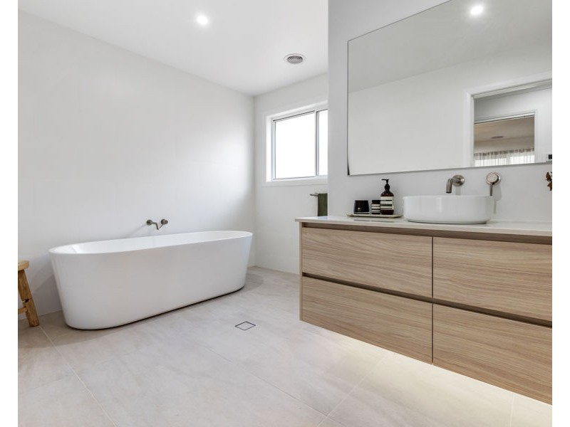 43 JUMBUCK DRIVE, Gobbagombalin NSW 2650