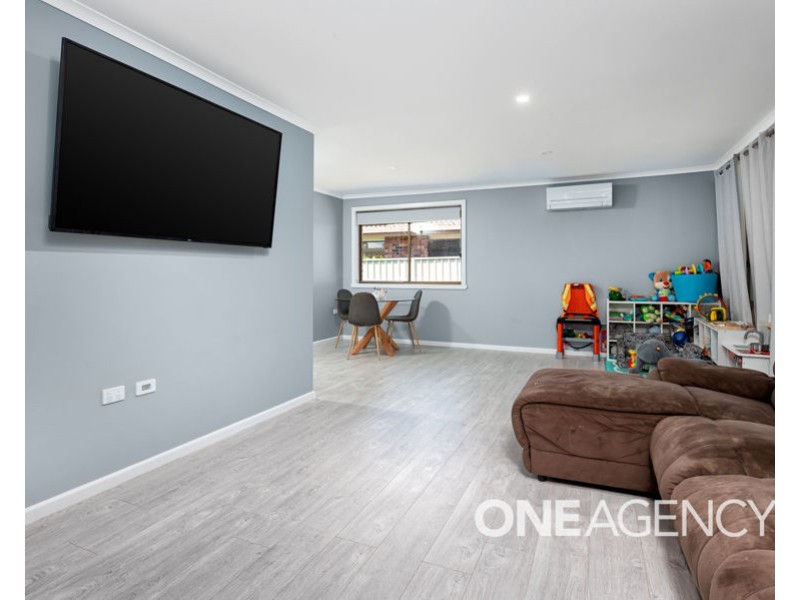 21 PINAROO DRIVE, Glenfield Park NSW 2650