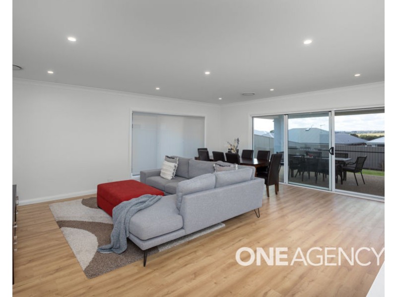 43 GASNIER LOOP, Boorooma NSW 2650