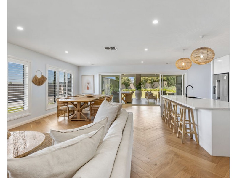 5 BONNER STREET, Lloyd NSW 2650