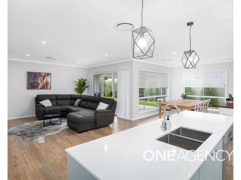 6 WIVEON STREET, Gobbagombalin NSW 2650