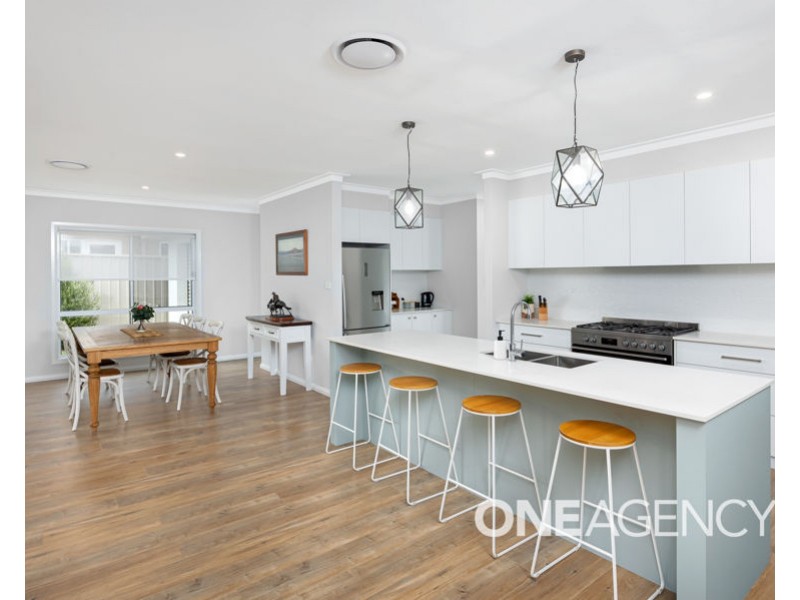 6 WIVEON STREET, Gobbagombalin NSW 2650