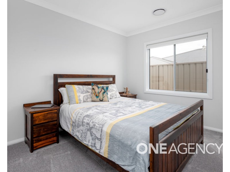 6 WIVEON STREET, Gobbagombalin NSW 2650