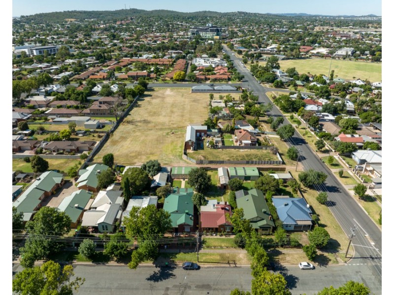 220 GURWOOD STREET, Wagga Wagga NSW 2650