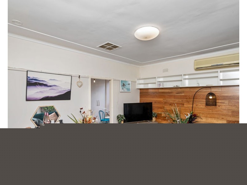 10 SPOONER AVENUE, Mount Austin NSW 2650