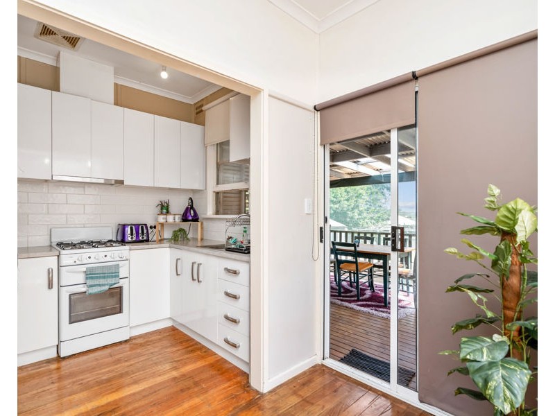10 SPOONER AVENUE, Mount Austin NSW 2650