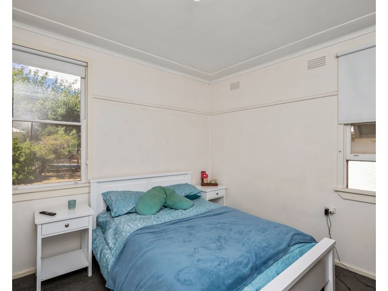 10 SPOONER AVENUE, Mount Austin NSW 2650