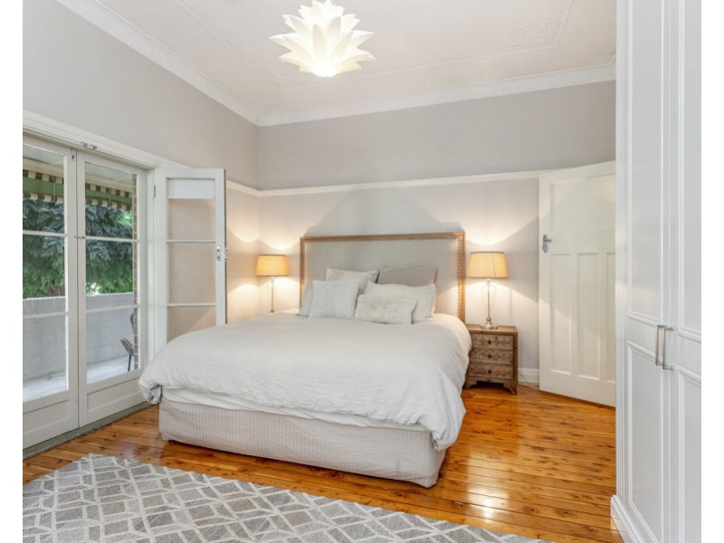 27 EDMONDSON STREET, Turvey Park NSW 2650