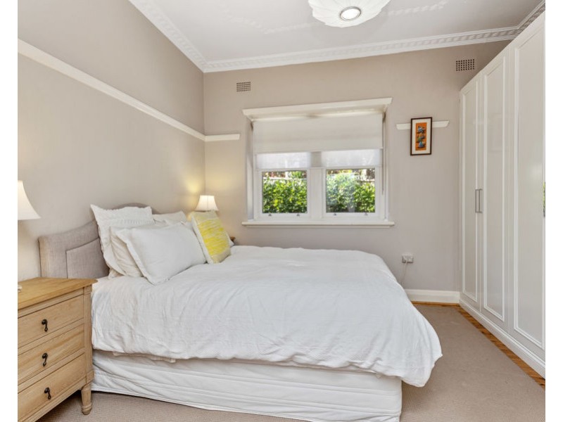 27 EDMONDSON STREET, Turvey Park NSW 2650