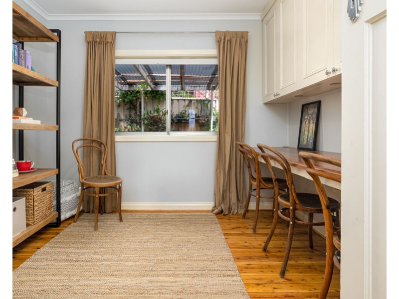 27 EDMONDSON STREET, Turvey Park NSW 2650