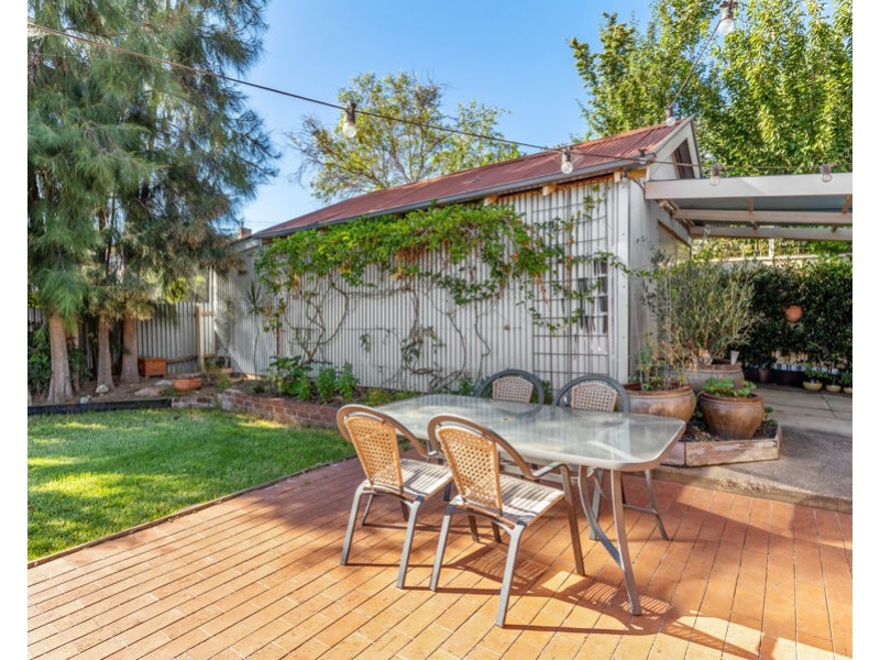 27 EDMONDSON STREET, Turvey Park NSW 2650